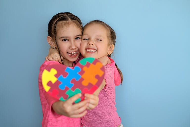 Como cuidar de uma criança autista